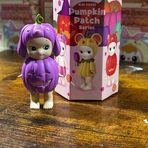Purple Pumpkin Patch Mini Figure